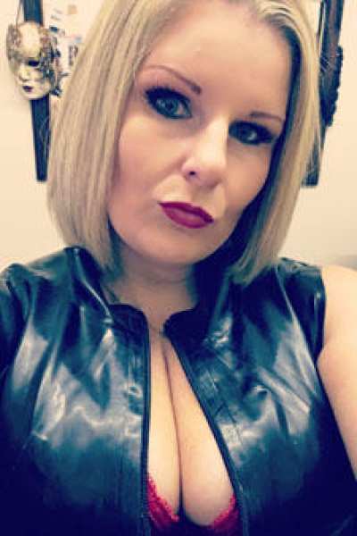 Mistress Alexa  from USA