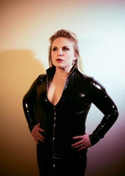 Miss Amy Hunter